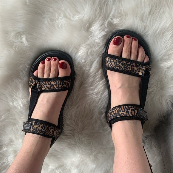 Fila Shoes - NWT Fila Andros Leopard Velcro Strap Sandal